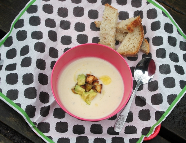 Cremet suppe – hvide bønner og pastinak