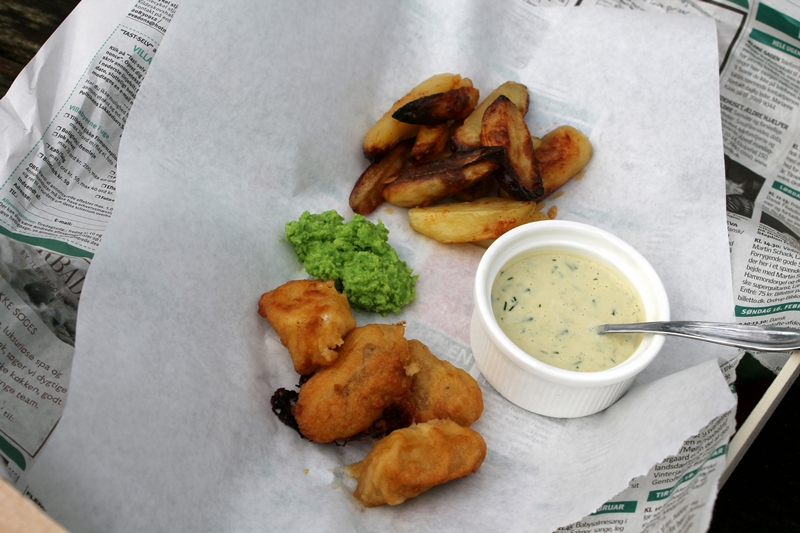 Fish and Chips med ærtemos – sauce tartare