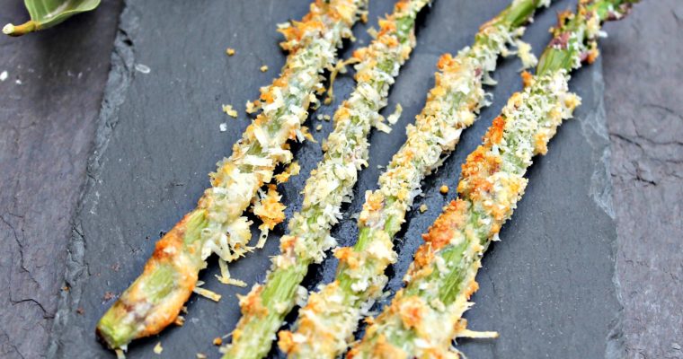 Knasende sprøde asparges med parmesan